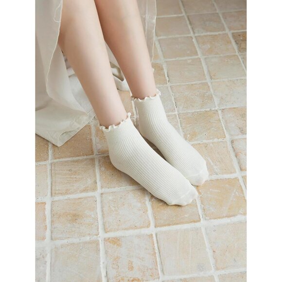 White Women's Ruffle Ankle Socks  6 Pairs Cute Frilly Cotton Crew Socks - Picture 2 of 6